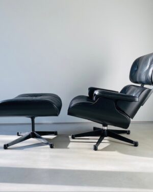 eames_lounge_chair_and_ottoman_black_kristof_de_sy