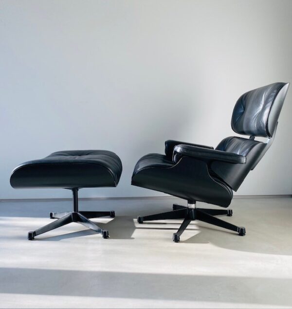 eames_lounge_chair_and_ottoman_black_kristof_de_sy