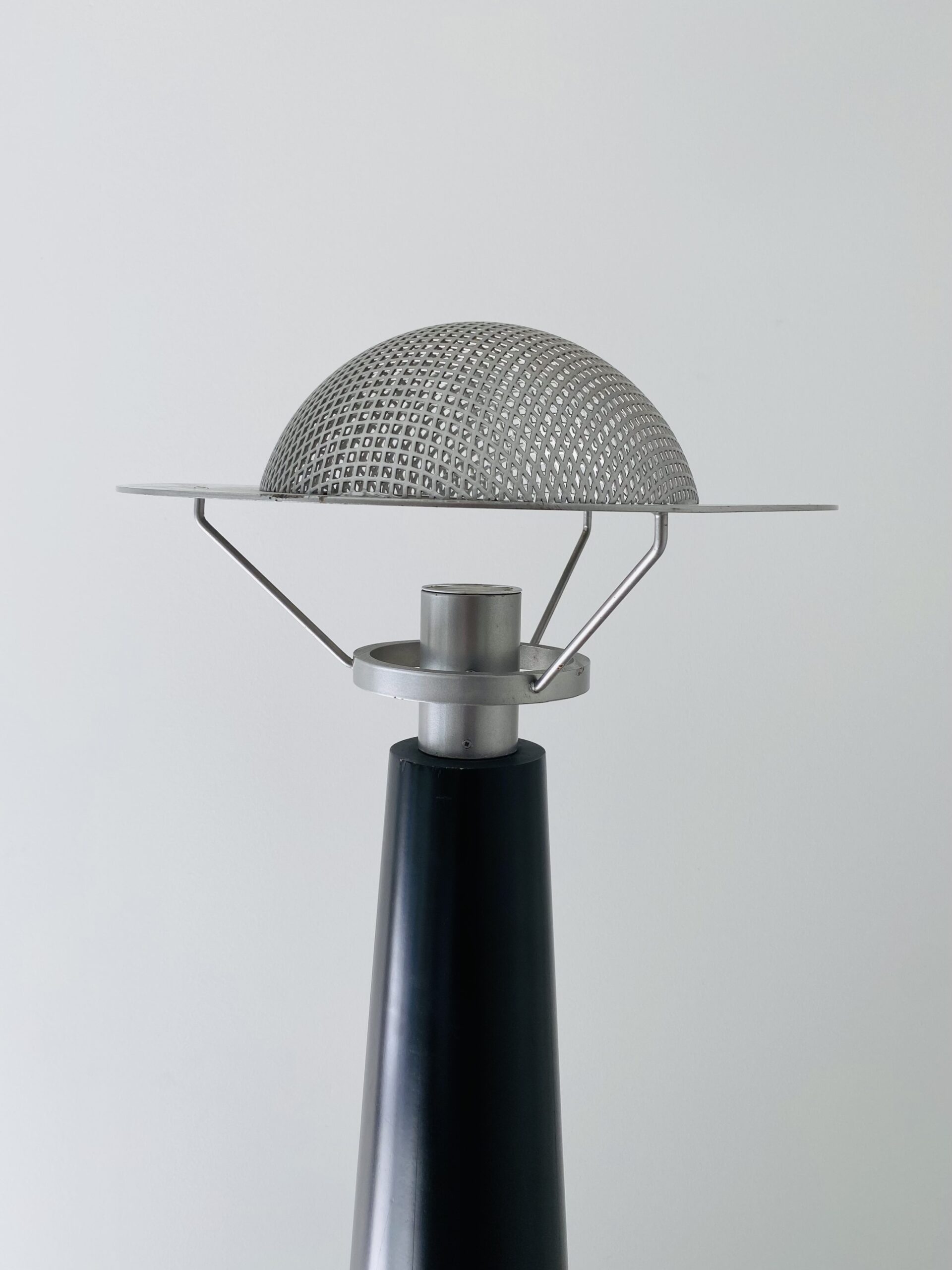"Dear Fausto" floor lamp by Shigeru Uchida - Image 15