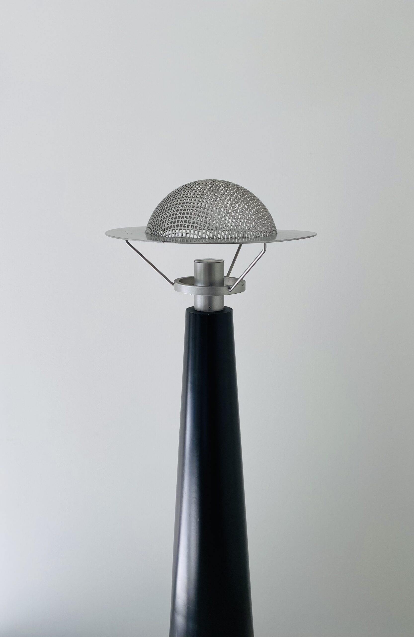 "Dear Fausto" floor lamp by Shigeru Uchida - Image 9