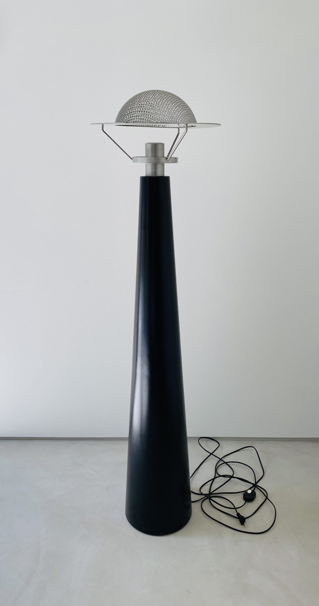 "Dear Fausto" floor lamp by Shigeru Uchida - Image 8