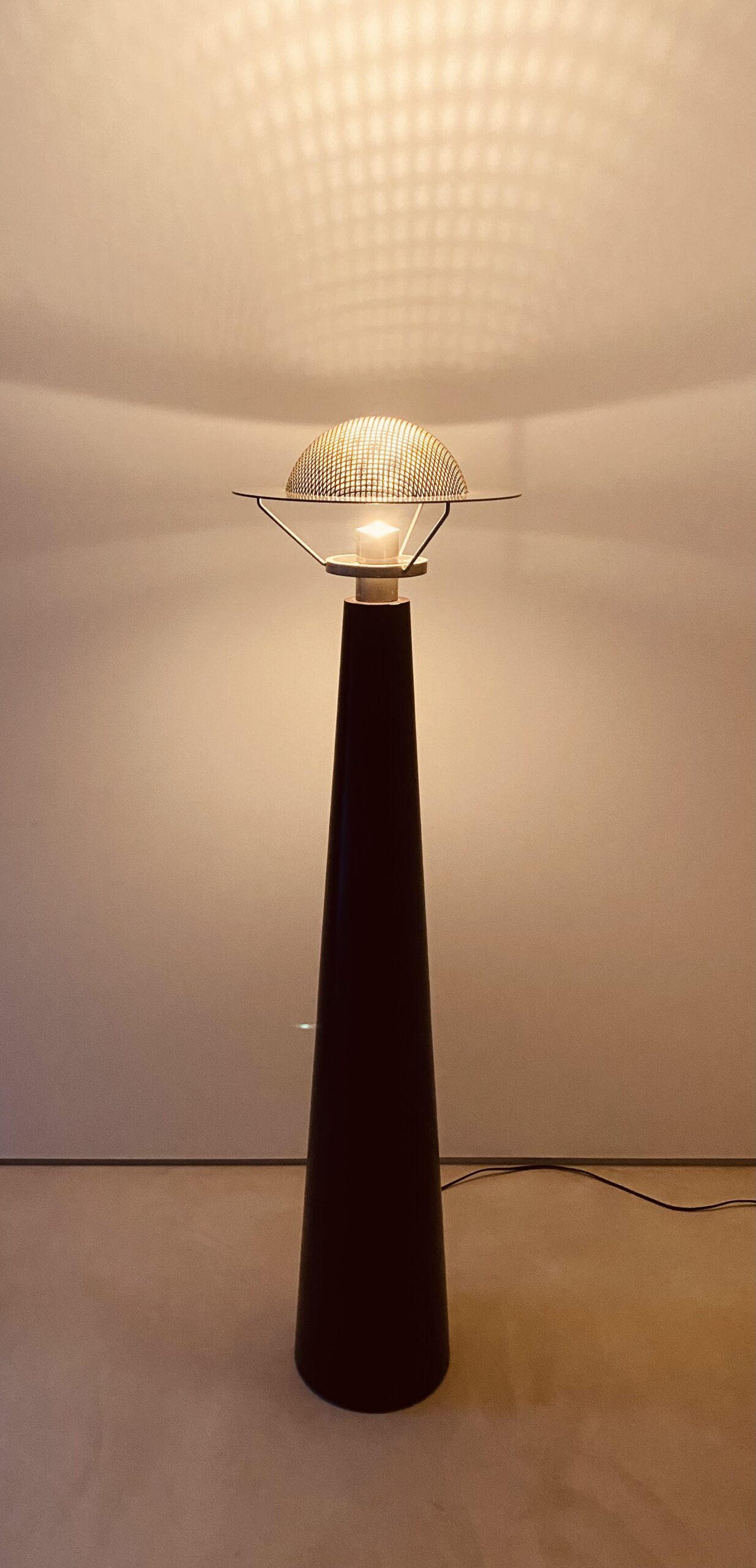 "Dear Fausto" floor lamp by Shigeru Uchida - Image 7