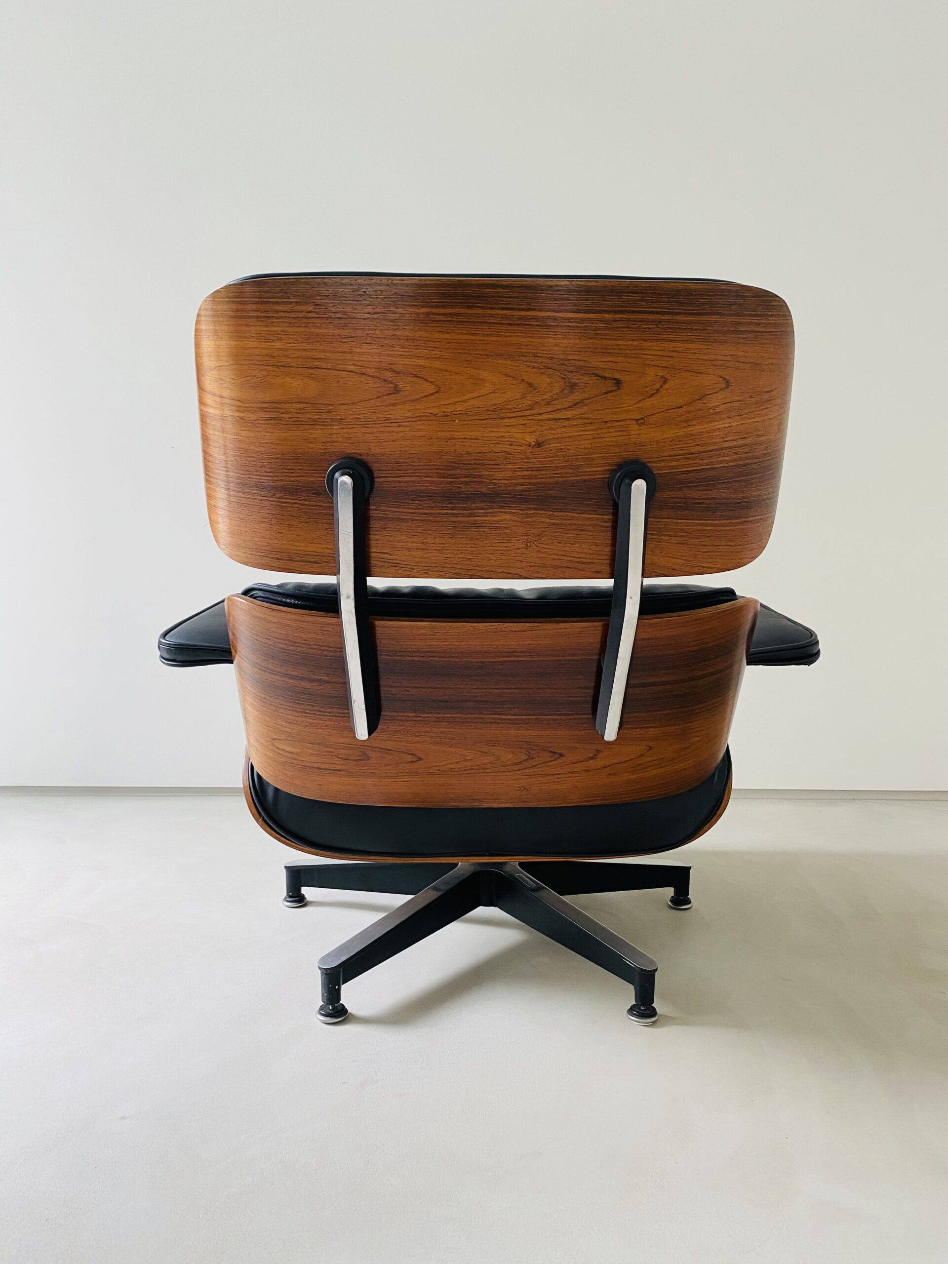 Early Eames Lounge Chair by Charles & Ray Eames for Herman Miller - Image 5
