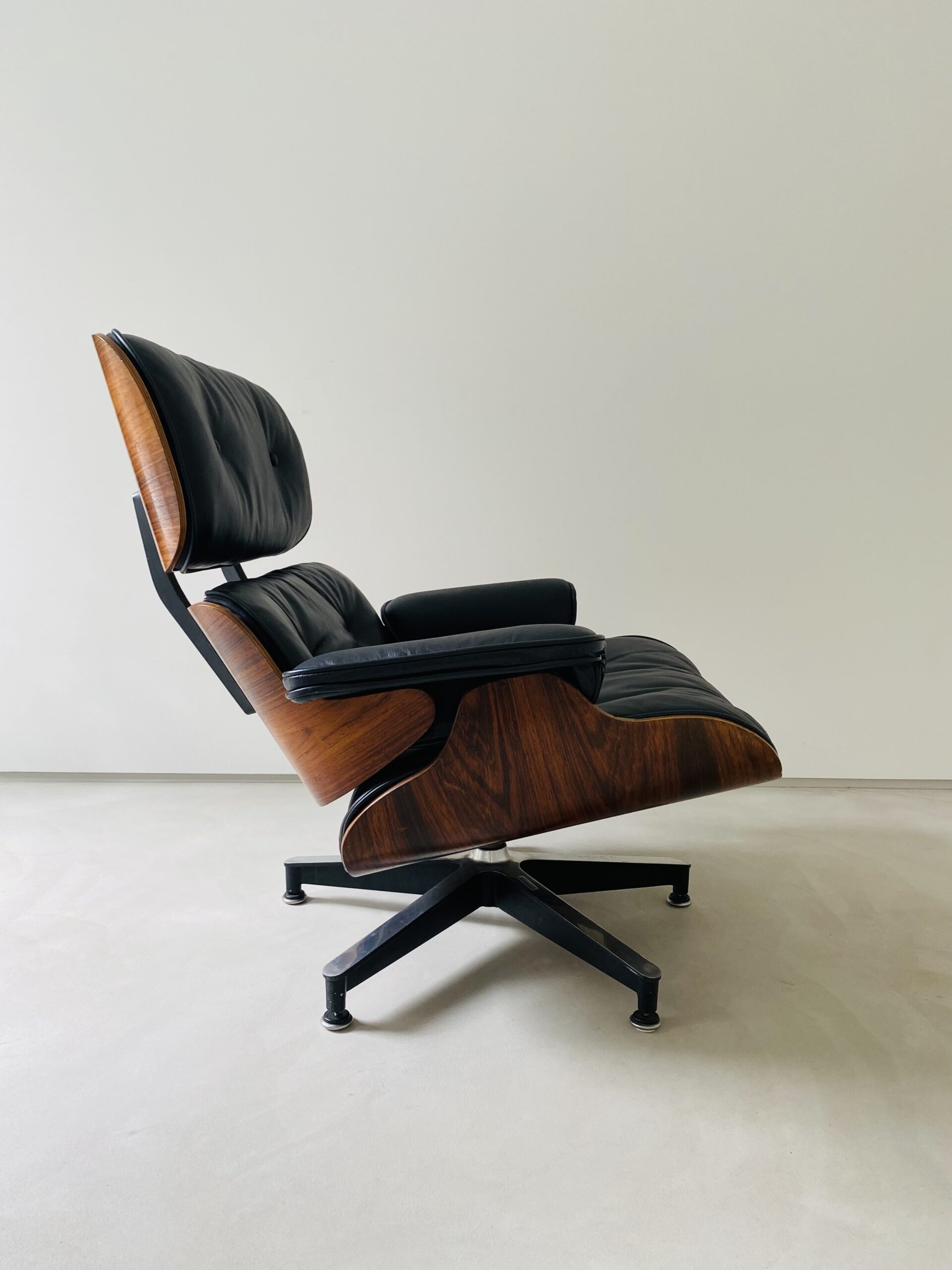 Early Eames Lounge Chair by Charles & Ray Eames for Herman Miller - Image 7
